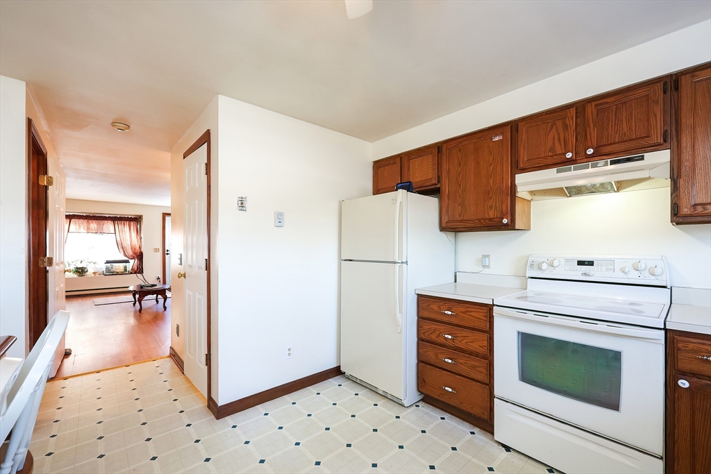 17 Bixby Road, Unit 4 Spencer, MA 01562 - Photo 4 of 27 Gallery Image 4