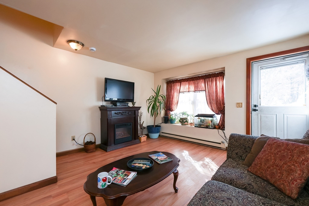 17 Bixby Road, Unit 4 Spencer, MA 01562 - Photo 8 of 27 Gallery Image 8