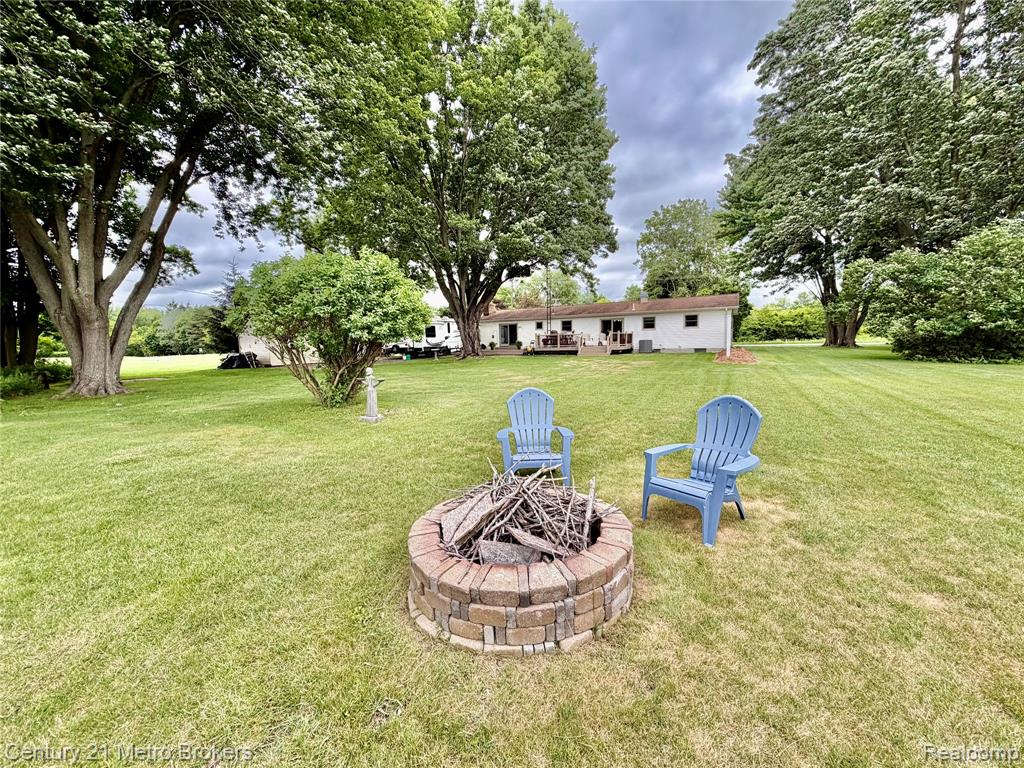 3259 North Seymour Road Flushing, MI 48433 - Photo 5 of 48