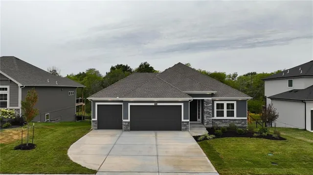 $674,900 | 10504 North Mulberry Street, Kansas City, MO 64155