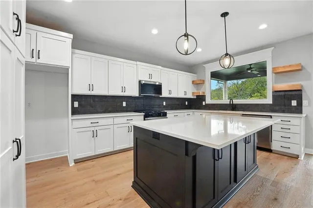 $674,900 | 10504 North Mulberry Street, Kansas City, MO 64155