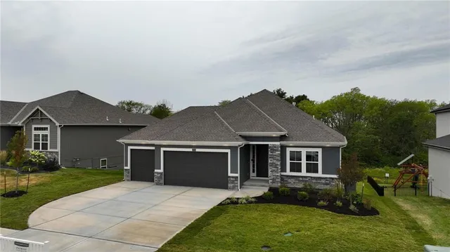 $674,900 | 10504 North Mulberry Street, Kansas City, MO 64155