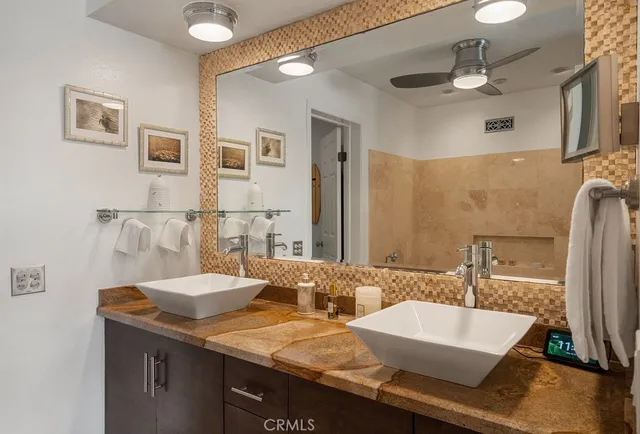 $2,670,000 | 994 Bayside Cove, Unit 611, Newport Beach, CA 92660