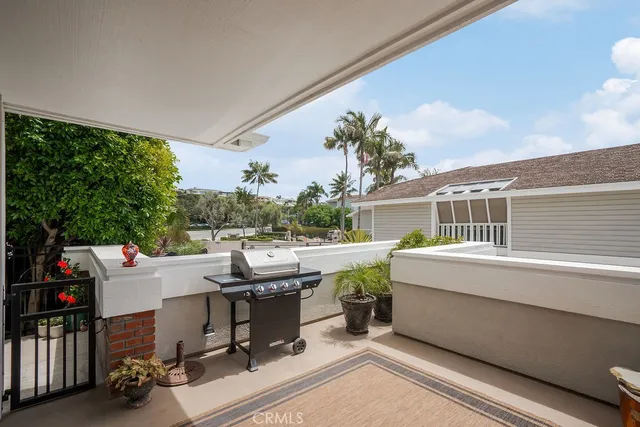 $2,670,000 | 994 Bayside Cove, Unit 611, Newport Beach, CA 92660