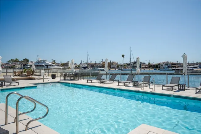 $2,670,000 | 994 Bayside Cove, Unit 611, Newport Beach, CA 92660