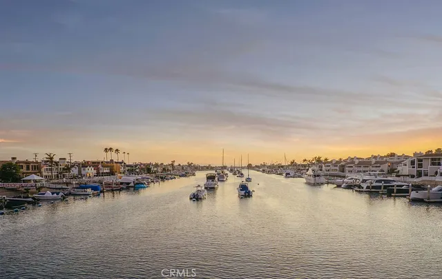 $2,670,000 | 994 Bayside Cove, Unit 611, Newport Beach, CA 92660