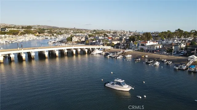 $2,670,000 | 994 Bayside Cove, Unit 611, Newport Beach, CA 92660