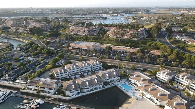 $2,670,000 | 994 Bayside Cove, Unit 611, Newport Beach, CA 92660