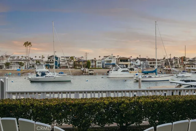 $2,670,000 | 994 Bayside Cove, Unit 611, Newport Beach, CA 92660