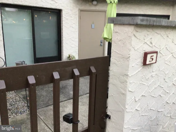 a close view of sink