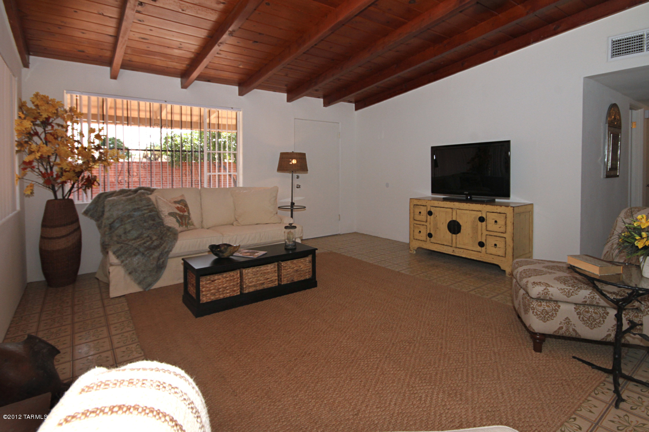 2837 North Swan Road Tucson, AZ 85712 - Photo 4 of 18 Gallery Image 4