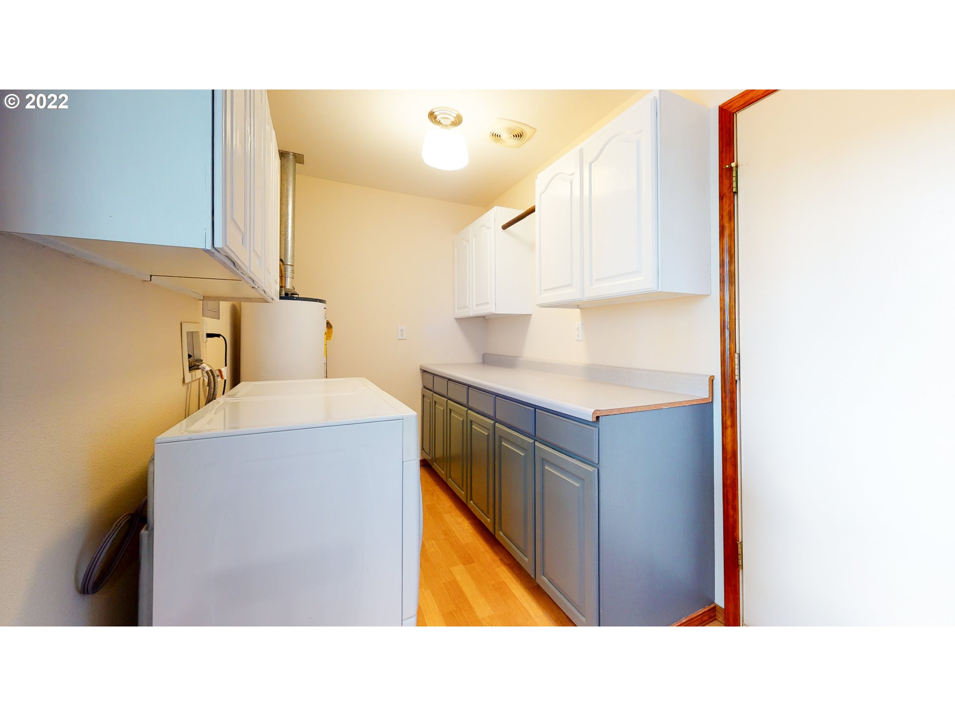 32902 Baxter Road Hermiston, OR 97838 - Photo 14 of 30 a open kitchen with sink and cabinets