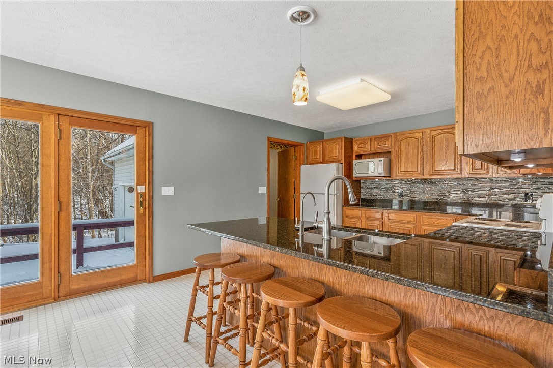 9449 Old State Road Chardon, OH 44024 - Photo 7 of 35 Gallery Image 7
