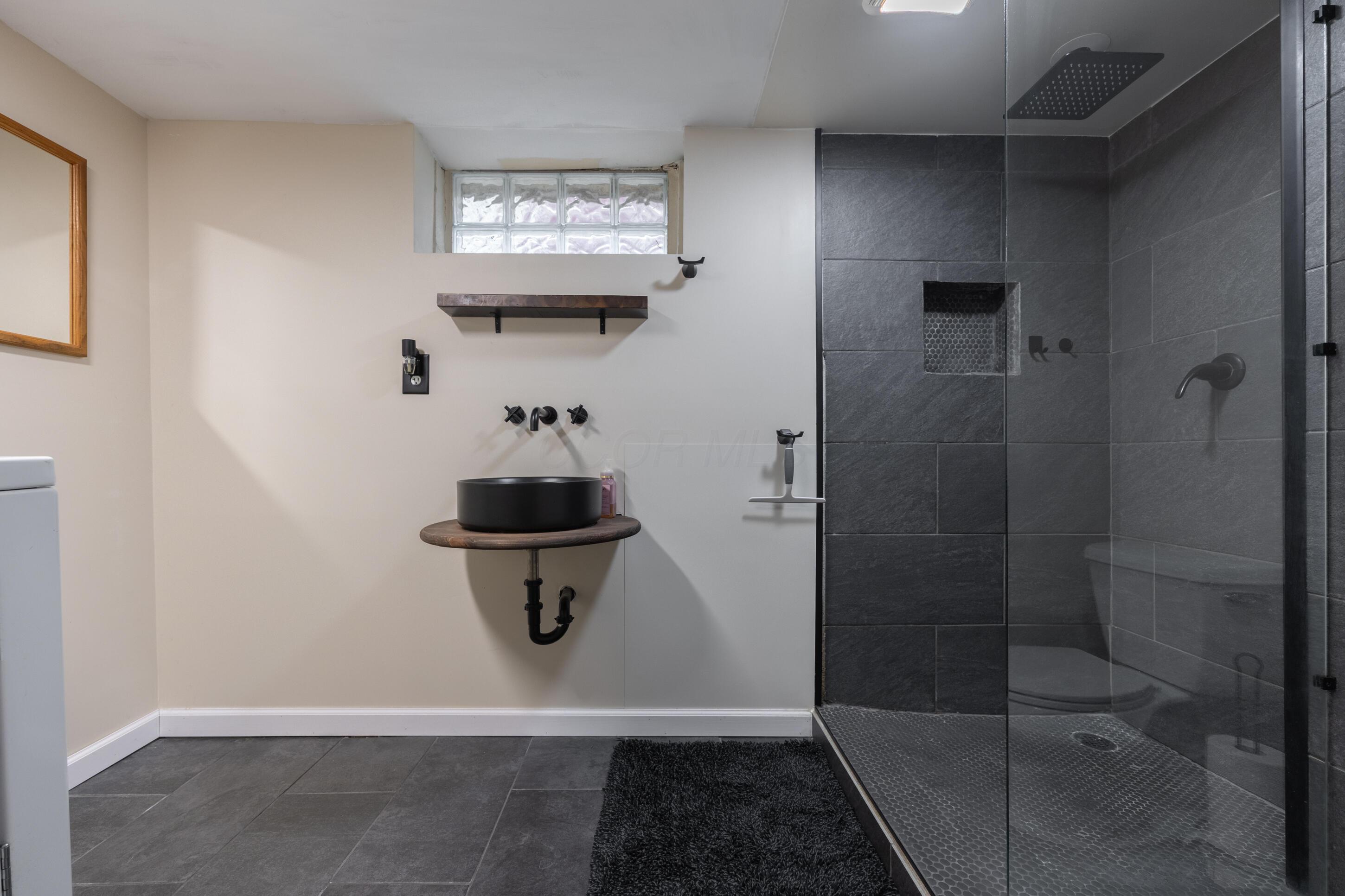 3034 Audubon Road Columbus, OH 43224 - Photo 26 of 34 Second bathroom