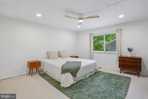 $630,000 | 300 New Mark Esplanade, Rockville, MD 20850