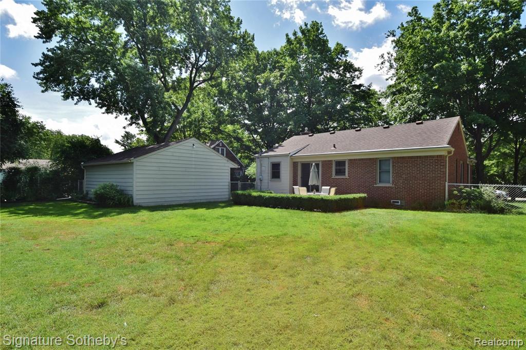 17190 Beverly Road Beverly Hills, MI 48025 - Photo 19 of 23