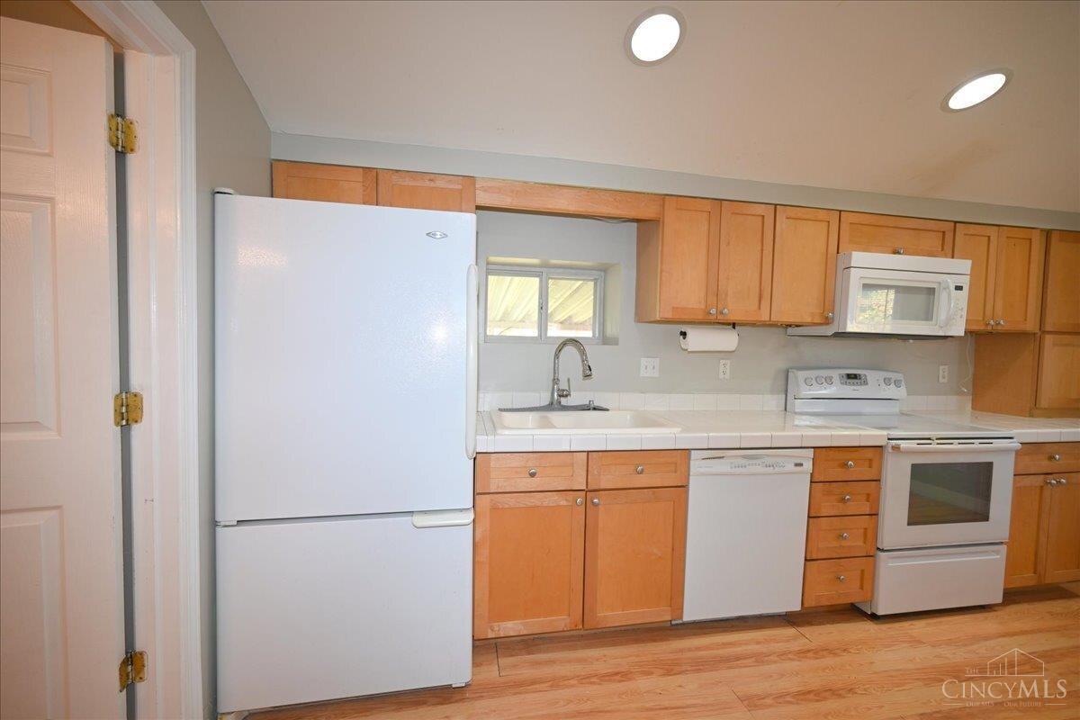 10379 Burlington Road Cincinnati, OH 45231 - Photo 8 of 44 Gallery Image 8