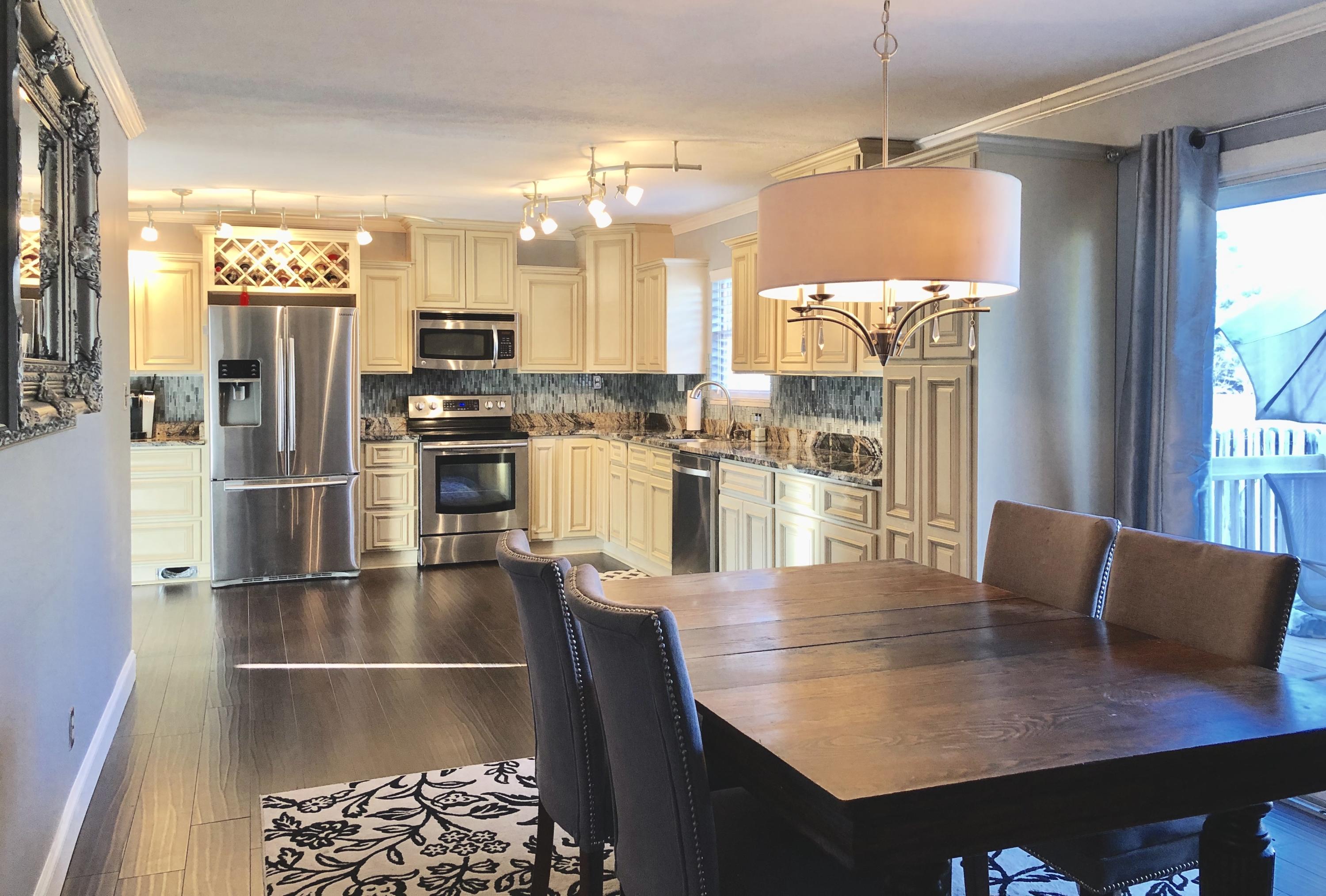 320 Highfield Road Knoxville, TN 37923 - Photo 10 of 29 HUGE KITCHEN