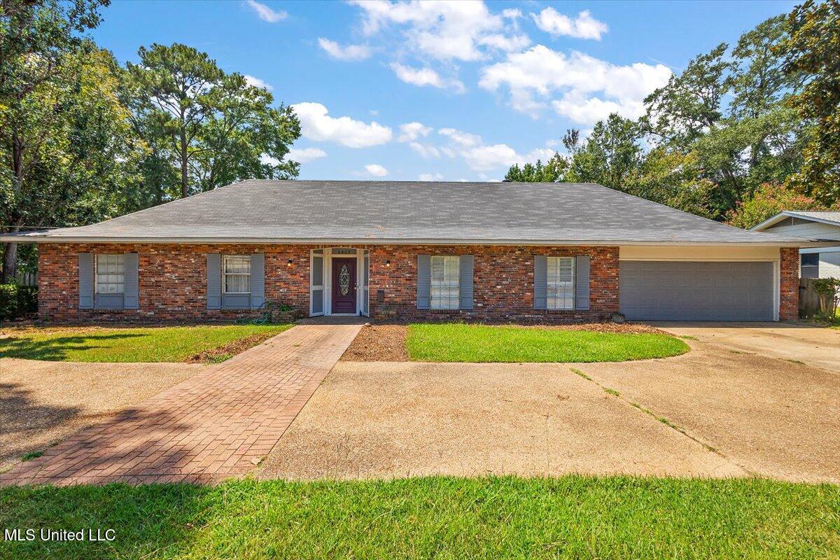 5807 South Pear Orchard Road Jackson, MS 39211 - Photo 1 of 26 Front