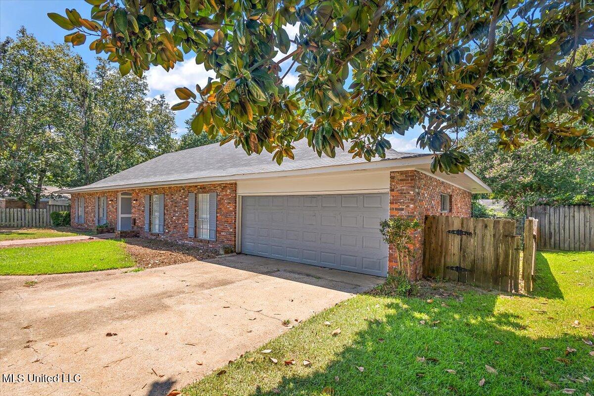 5807 South Pear Orchard Road Jackson, MS 39211 - Photo 3 of 26 03-HTP250816YY7GE-FrontRightCorner-PHOTO