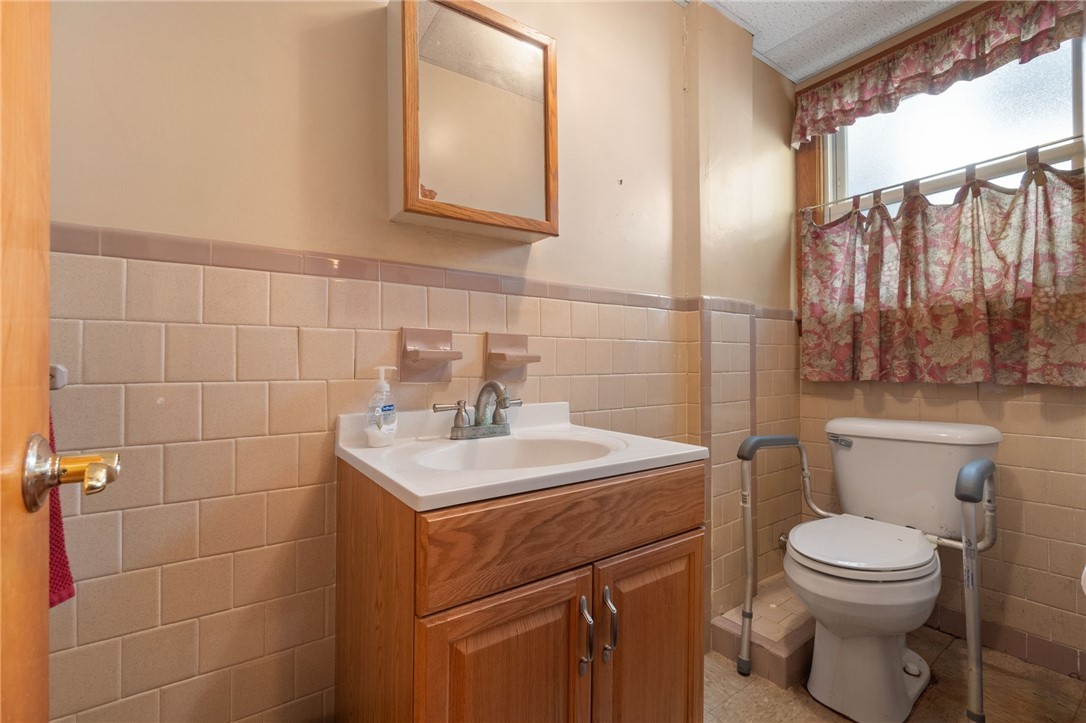 103 Angell Road Lincoln, RI 02865 - Photo 18 of 40 Gallery Image 18