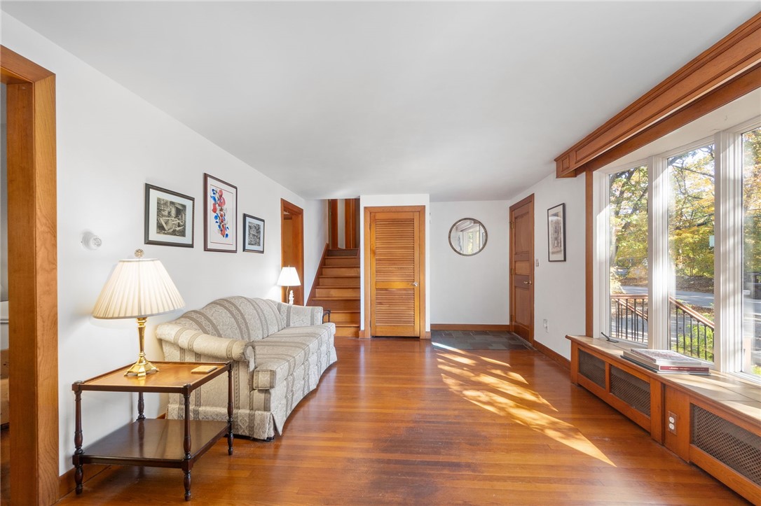 103 Angell Road Lincoln, RI 02865 - Photo 2 of 40 Gallery Image 2