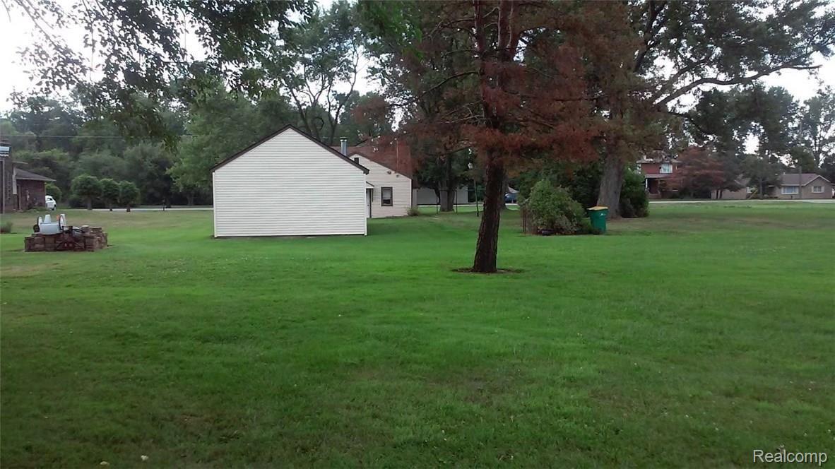 King Rd View of Back of home garage.jpg