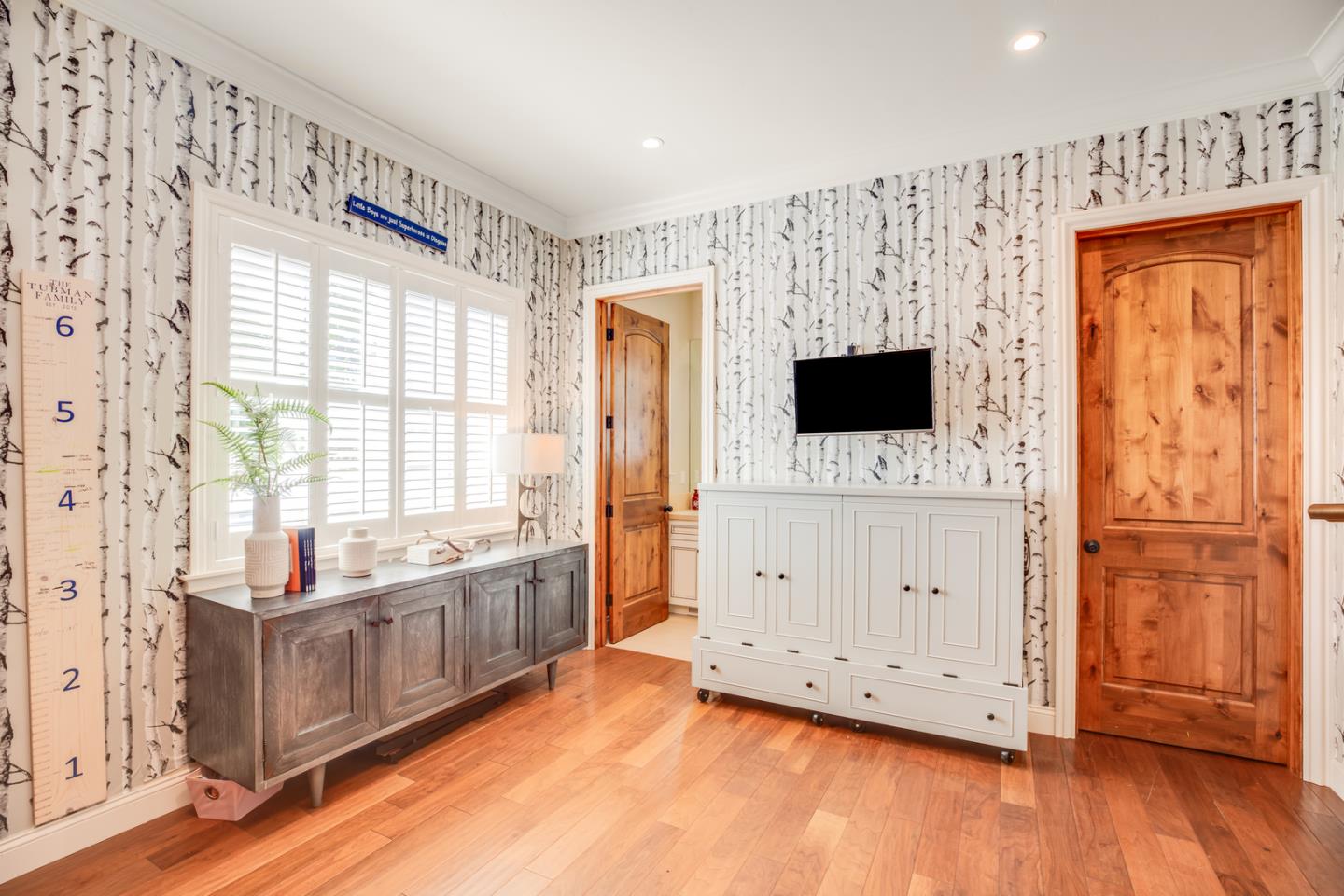 2446 Cherry Avenue San Jose, CA 95125 - Photo 29 of 49 a view of an empty room with a window and dresser