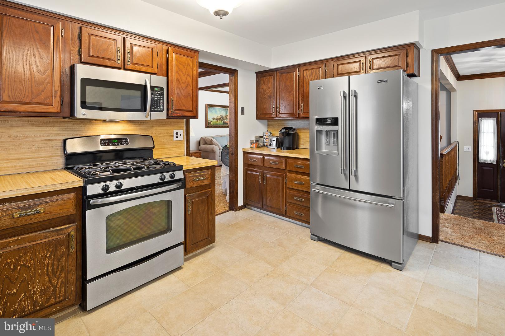 19 Baggaley Road Hamilton, NJ 08690 - Photo 5 of 24
