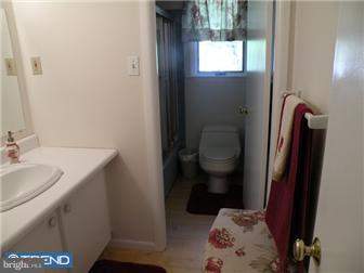 711 Claire Road Warminster, PA 18974 - Photo 5 of 12 Bathroom
