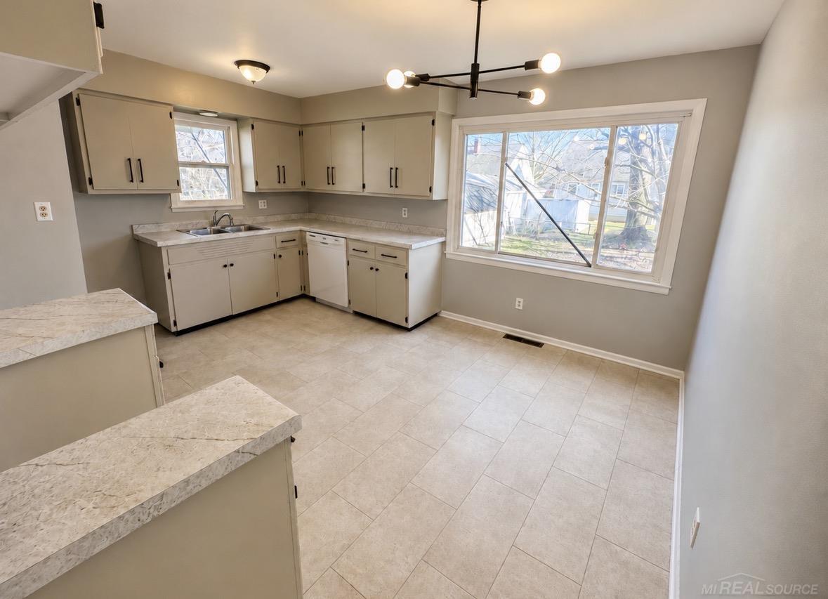 3001 Brandon Street Flint, MI 48503 - Photo 5 of 33