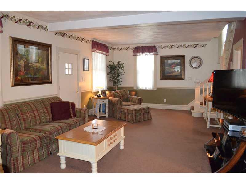 51 Old Mill Road Freeport, PA 16229 - Photo 11 of 25 Living Room.