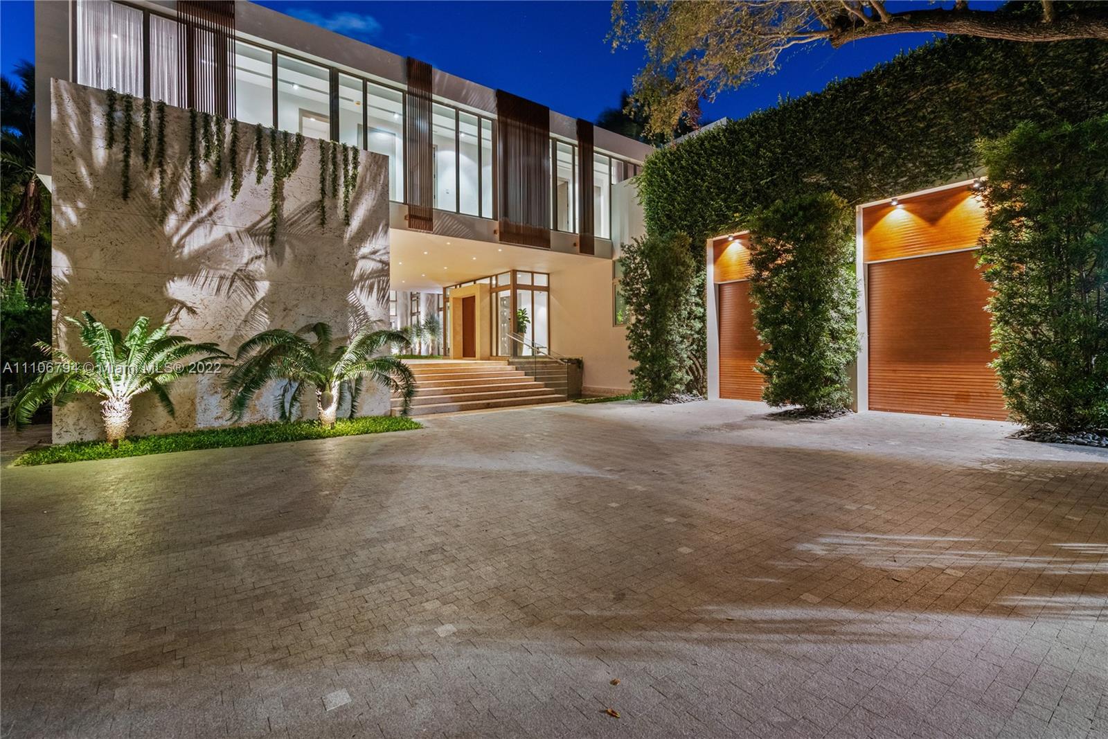 6396 North Bay Road Miami Beach, FL 33140 - Photo 2 of 12