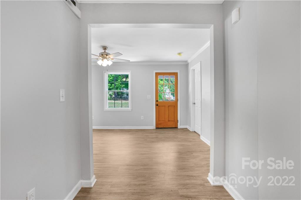 704 Kings Road Shelby, NC 28150 - Photo 4 of 24 Gallery Image 4