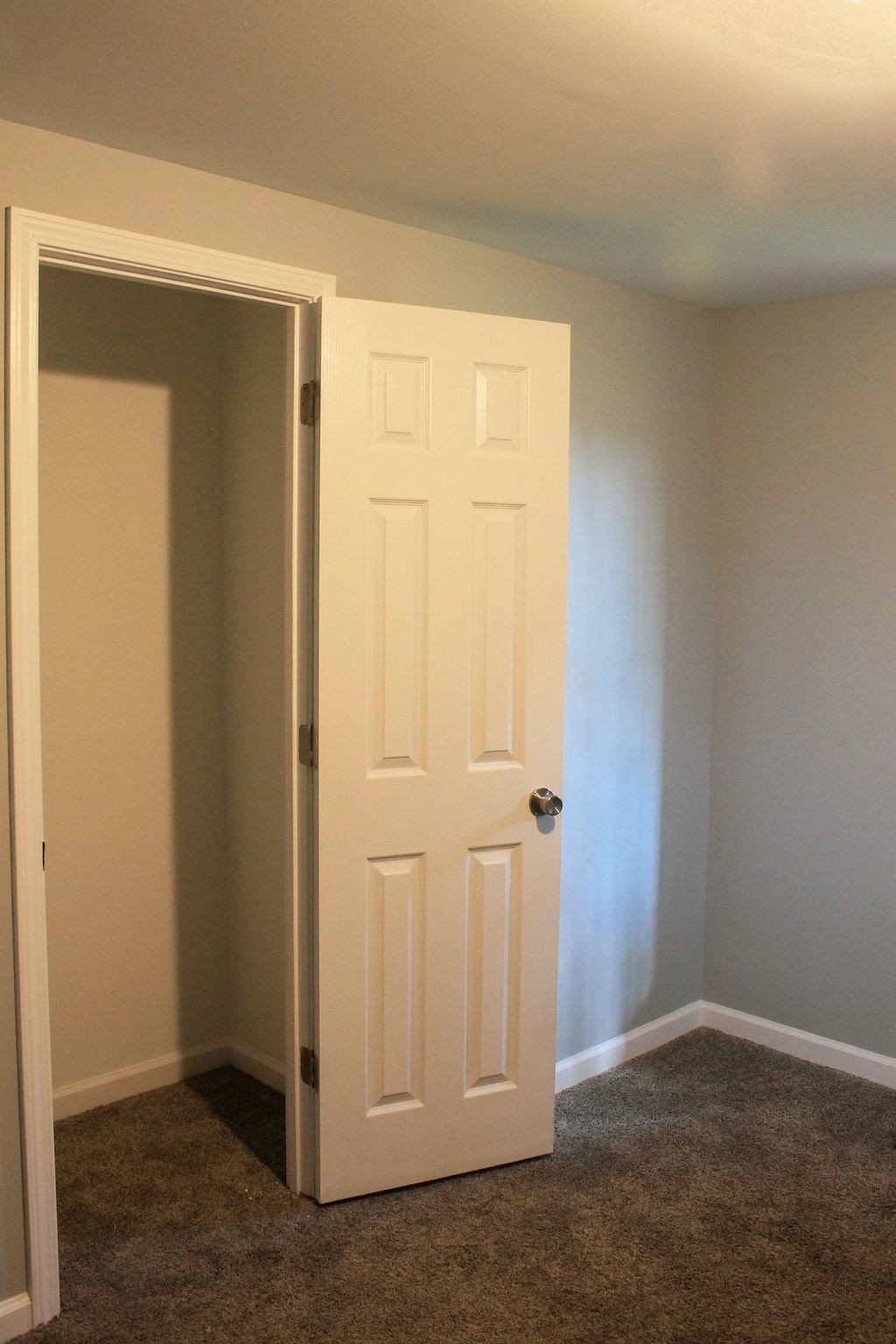 288 Clubbs Road Portland, TN 37148 - Photo 43 of 48 an empty room with closet area