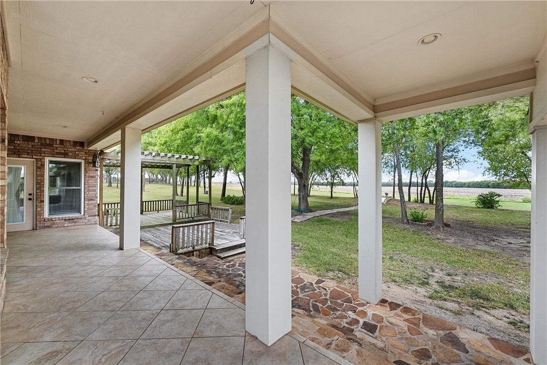 113 Cr 453 Road Troy, TX 76579 - Photo 29 of 41 a view of a house with backyard and porch