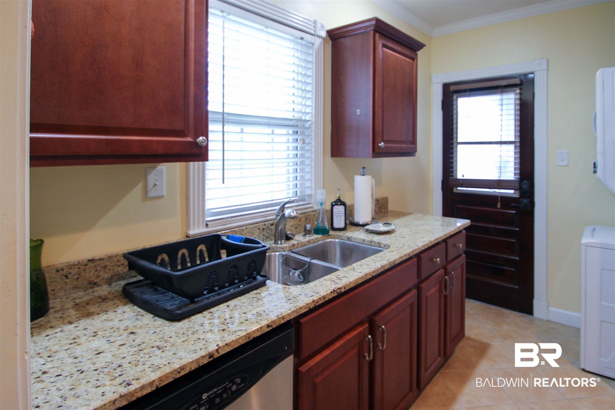 2067 Spring Hill Avenue, Unit 16D Mobile, AL 36607 - Photo 7 of 16