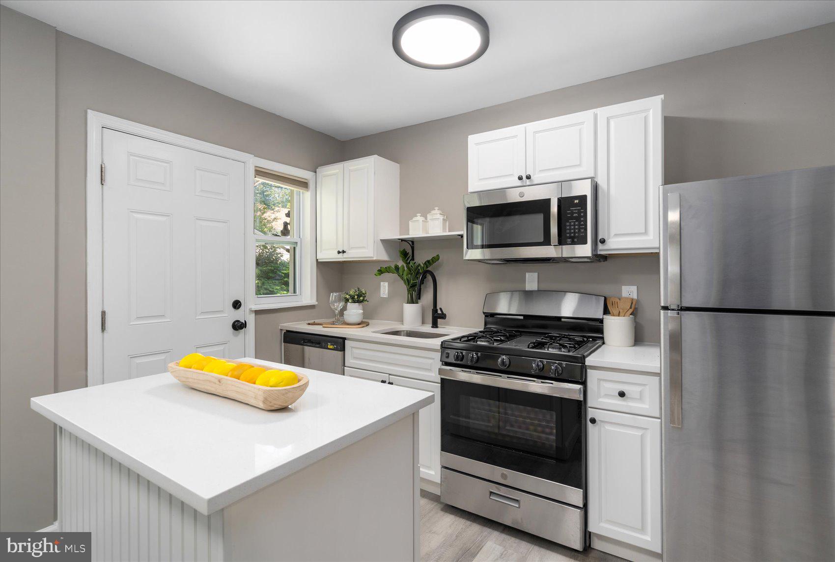 514 Meadow Road Baltimore, MD 21206 - Photo 18 of 32 Kitchen