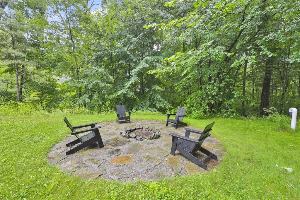 1322 Center Street Ludlow, MA 01056 - Photo 37 of 40