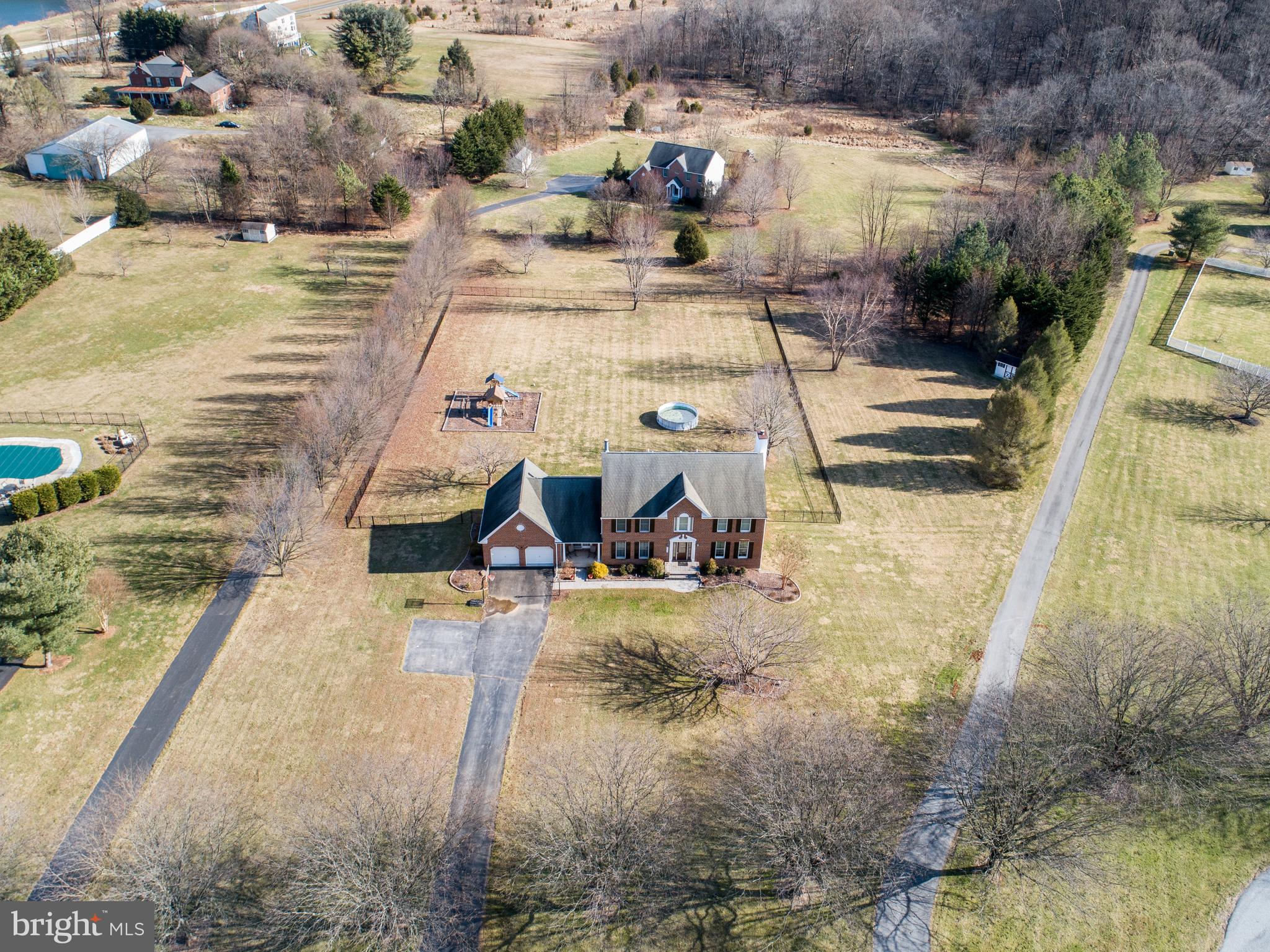 6113 Yorktown Road Mount Airy, MD 21771 - Photo 11 of 59 Yard is flat & fenced