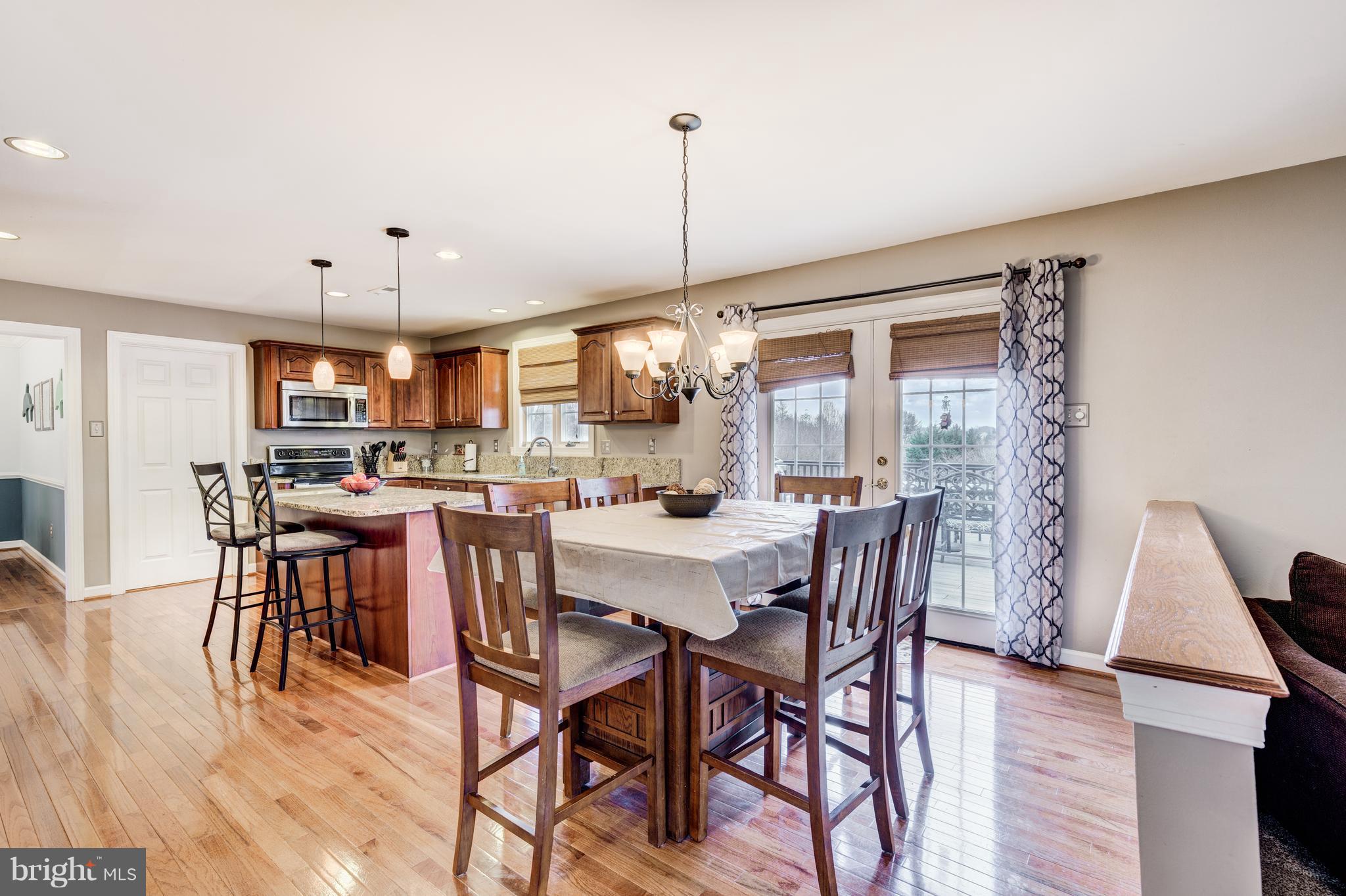 6113 Yorktown Road Mount Airy, MD 21771 - Photo 19 of 59 Space for a table