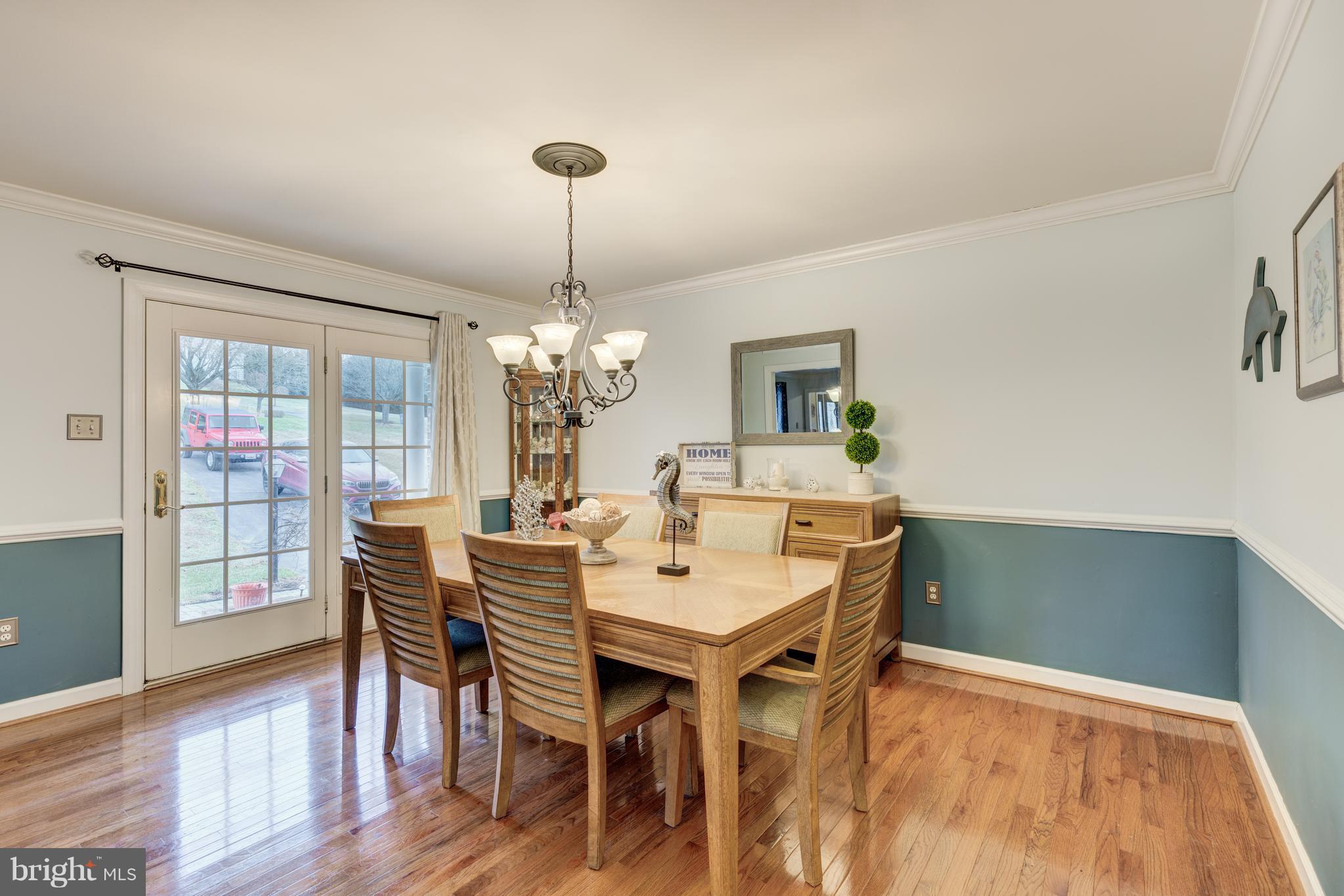 6113 Yorktown Road Mount Airy, MD 21771 - Photo 25 of 59 Large dining room