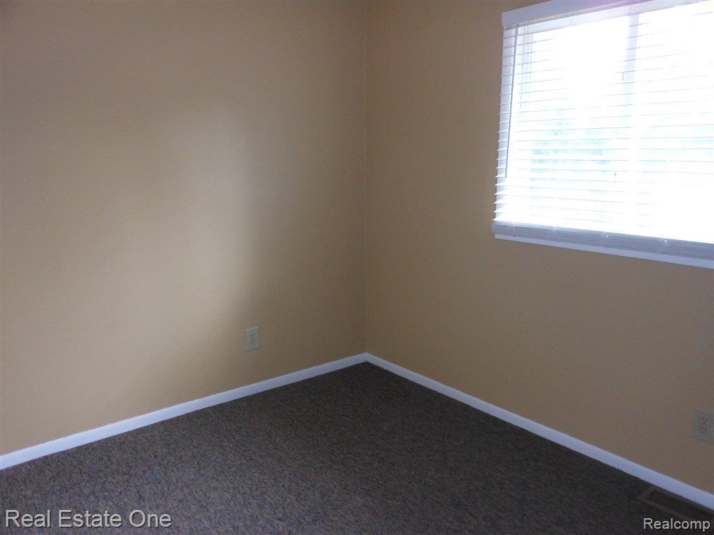 13822 Lone Tree Road Milford, MI 48380 - Photo 14 of 24 Bedroom