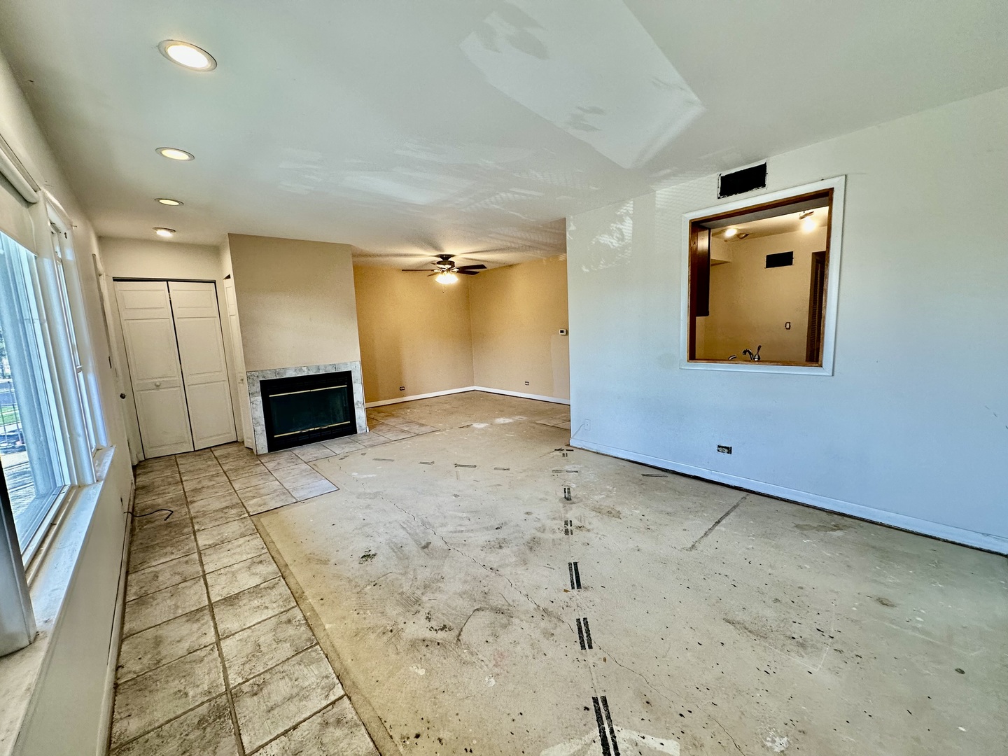 9630 West Higgins Road, Unit 3A Rosemont, IL 60018 - Photo 4 of 15