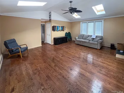 $615,000 | 9 Reinhart Court, Melville, NY 11747