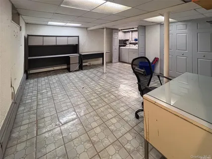 $615,000 | 9 Reinhart Court, Melville, NY 11747