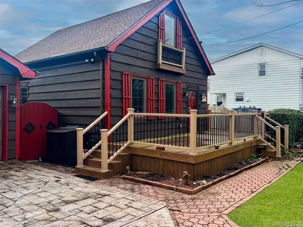 $615,000 | 9 Reinhart Court, Melville, NY 11747