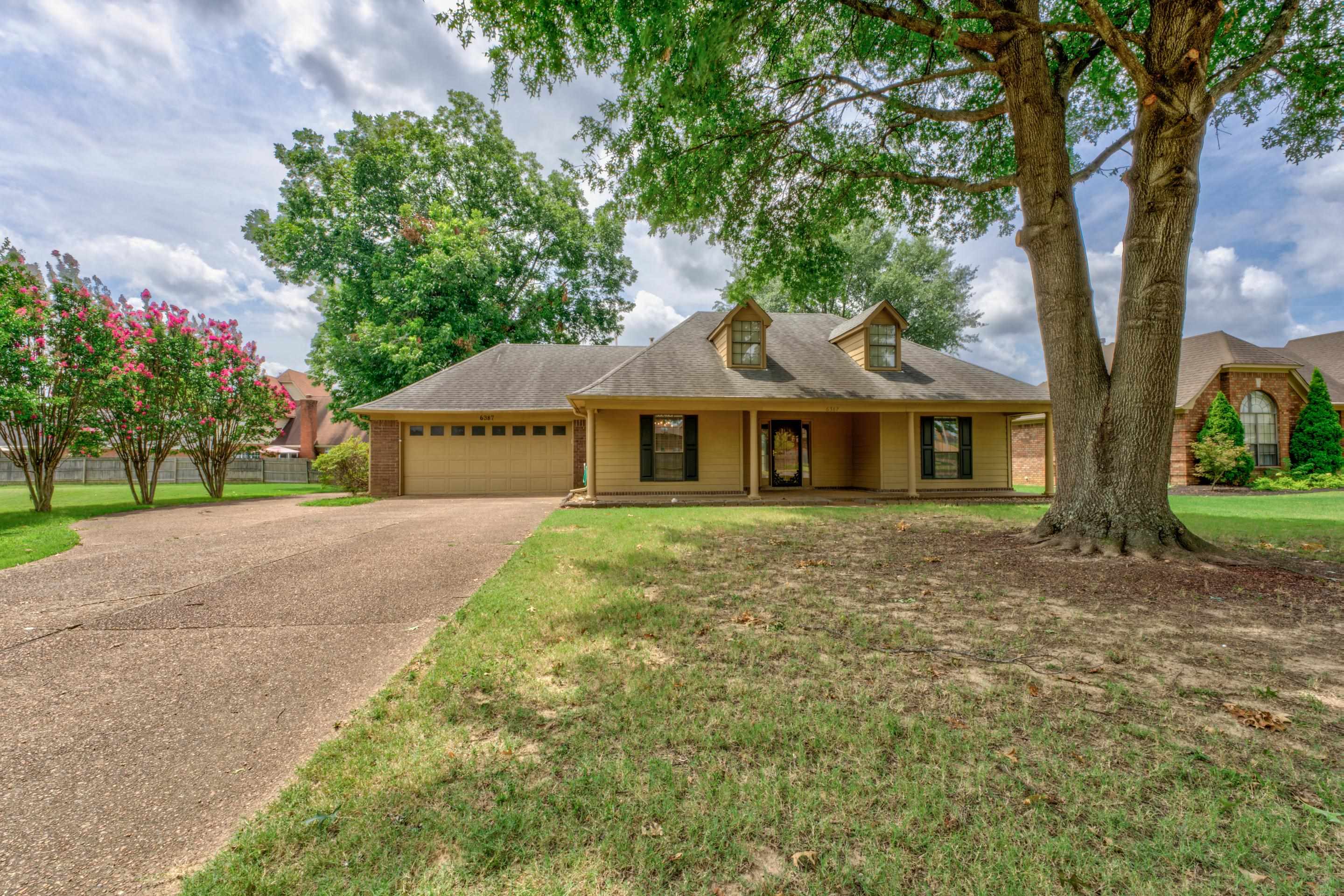 Make this Bartlett Beauty YOURS! This move-in ready, all on one level, 3 bedroom, 2 bath home features fresh paint, 2 car garage, cozy fireplace in the great room, formal dining room, eat-in kitchen and more!