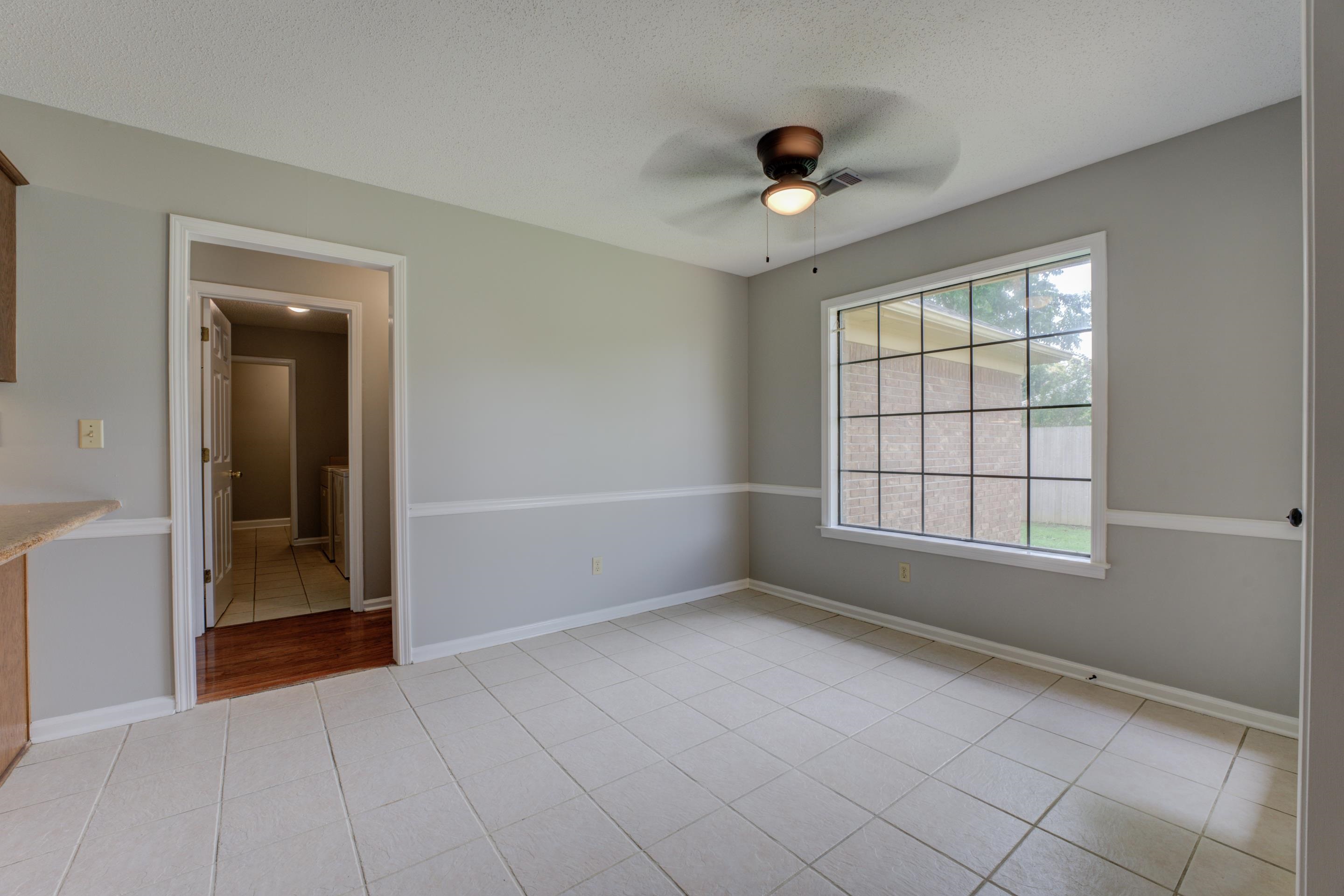 6387 St Elmo Road Bartlett, TN 38135 - Photo 11 of 30 Enjoy your morning coffee in the sunny breakfast room.