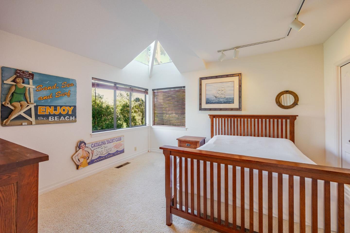 15 Ashdown Place Half Moon Bay, CA 94019 - Photo 29 of 53 a bedroom with a bed and a window